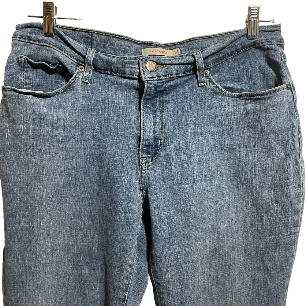 Levis Jean Women sz 32 Classic Bootcut 14M 34x29 Blue Denim Stretch Pants Casual